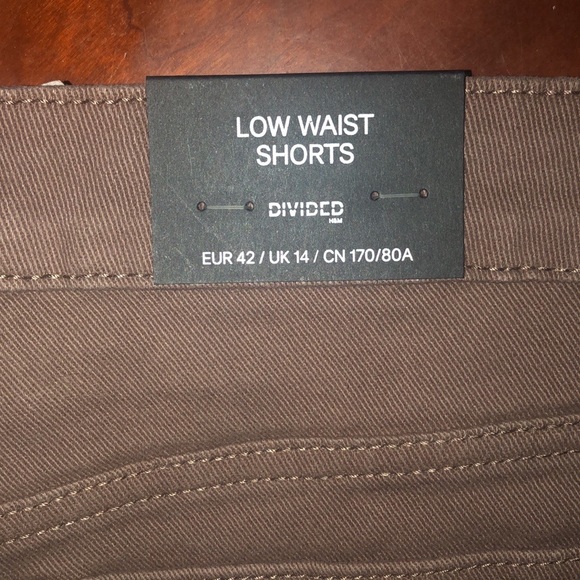 NWT H&M divided fitted shorts low waist fly zip size 10 color light brown - Picture 13 of 14